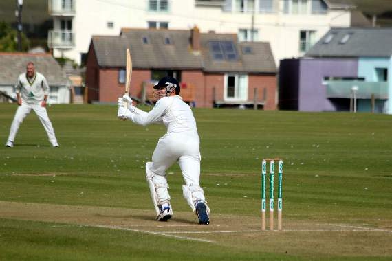 Rumble hails superb bowling and fielding after Bude ease past Lanhydrock
