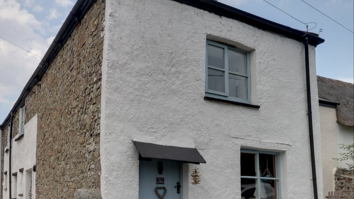 Bude cottage for sale was a holiday house but could now be your own home budetoday.co.uk