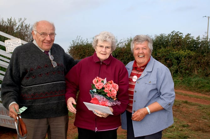 Bonzo and Joyce with Sheila Kerslake, then ploughing match secretary, on their 57th wedding anniversary.  SR 9971
