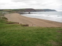 Urgent oil spill warning at Cornwall beaches