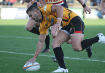 Moyle returns as Pirates face second-place Knights