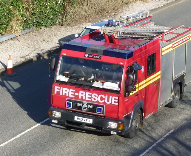 Fire crews battle as 40 tonnes of straw burns in Holsworthy farm fire