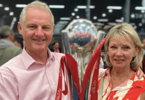 Hollins to step down as Somerset CEO