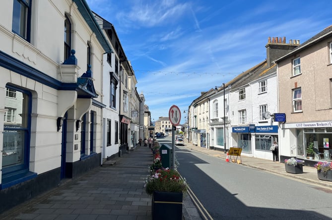 A really quiet Fore Street in Callington (Pic: Lee Trewhela / LDRS)