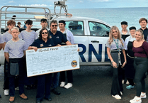 Tintagel pub raises £5,000 to support the RNLI 