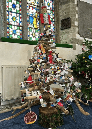 Residents and businesses got creative during the design of their trees