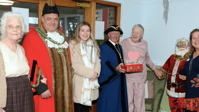Holsworthy care home residents receive festive surprise visit