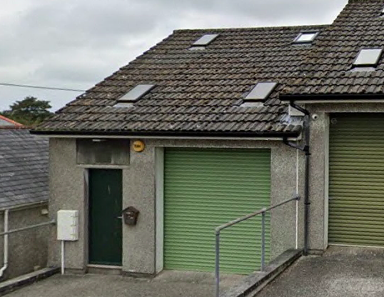 1 Chyryn Drive, the location of the proposed new shop