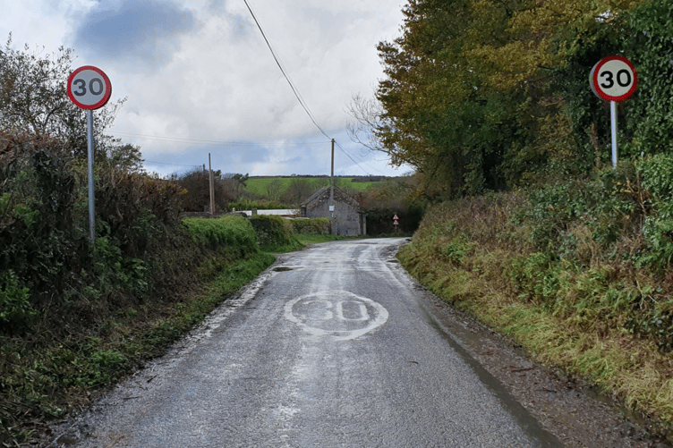 The road near to the proposed site (Cornwall Council)