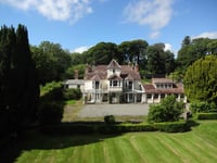 Victorian house with 12 bedrooms and servants’ quarters up for auction
