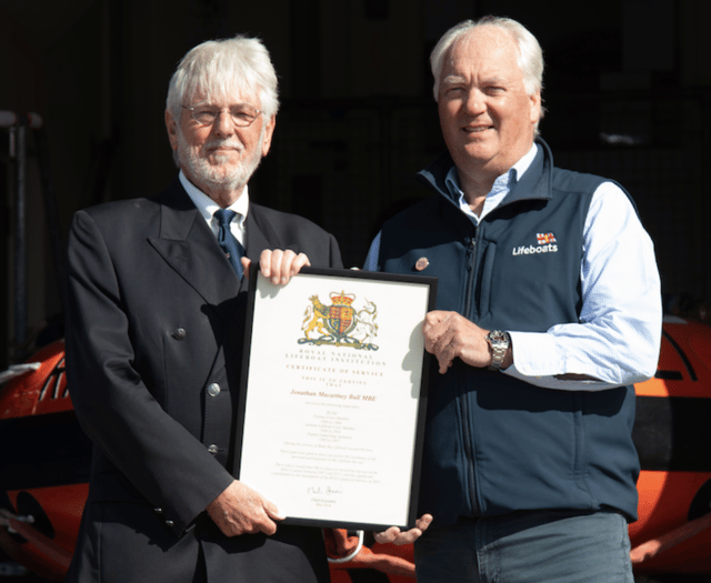 Bude RNLI volunteer recognised for 47 years service 