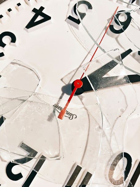 A broken clock (Picture: Meghan Hessler/Unsplash)