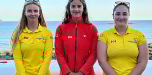 RNLI lifeguards rescue eight people caught in rip current 
