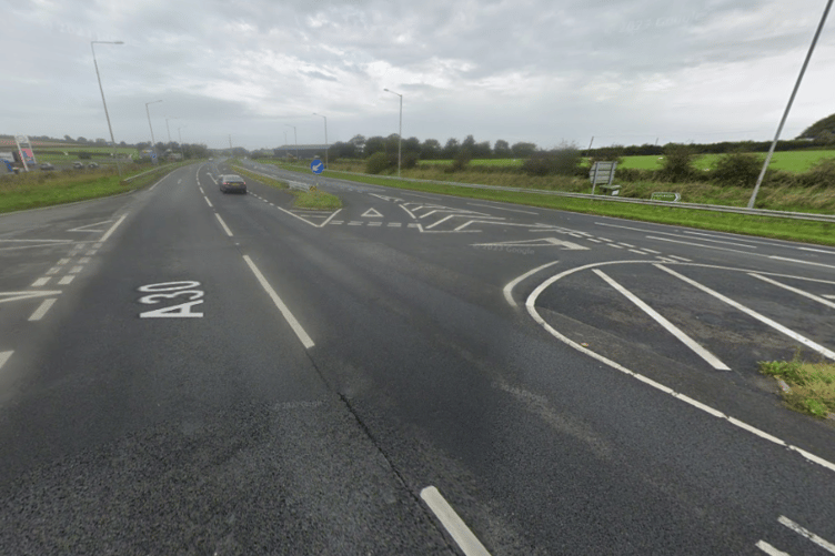 The junction sees traffic overlapping and often attempting to cross multiple lanes