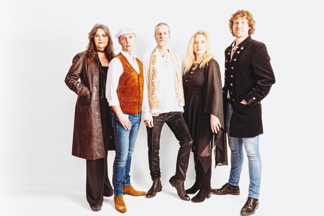 FLEETWOOD MAC UNCHAINED