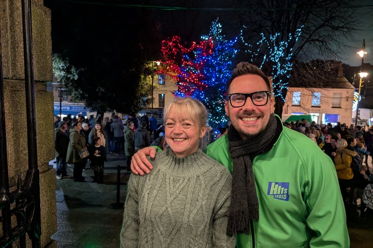 Chair of the Christmas lights committee, Justine Stephens alongside compere, radio presenter and local resident Neil Caddy. (Picture: Aaron Greenaway)