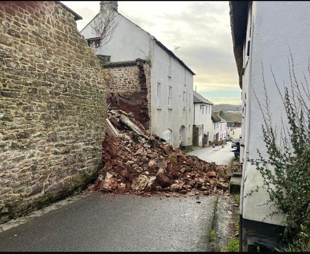 Collapsed wall in Hatherleigh causes disruption