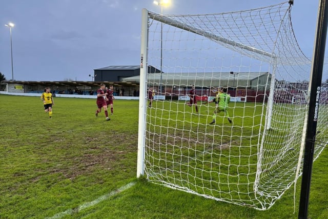 Wood's late free-kick earns Clarets vital three points