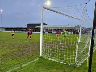 Wood's late free-kick earns Clarets vital three points
