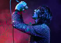 Iconic Britpop star to lead Cornwall festival