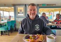 Independent councillor clings on in Bude