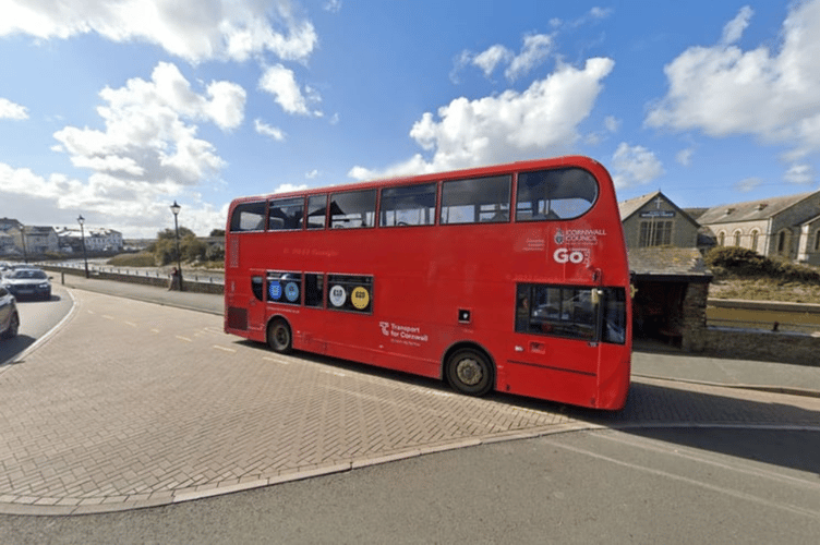 Number 12 bus in Bude
