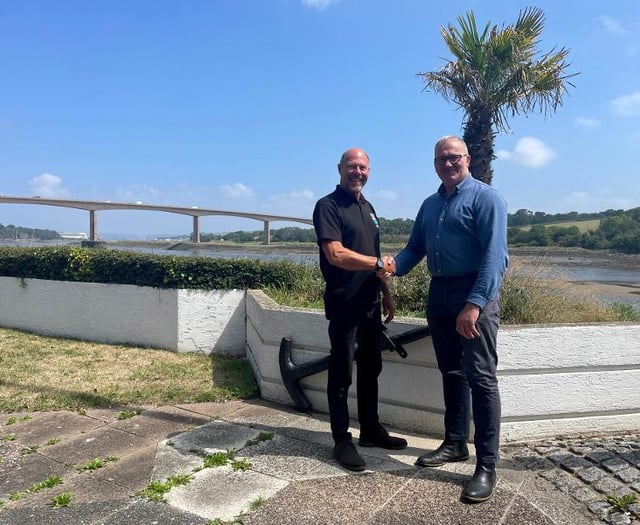 Council bids farewell to longest-serving officer