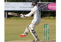 Callington fail to take chances at Swans keep title hopes alive