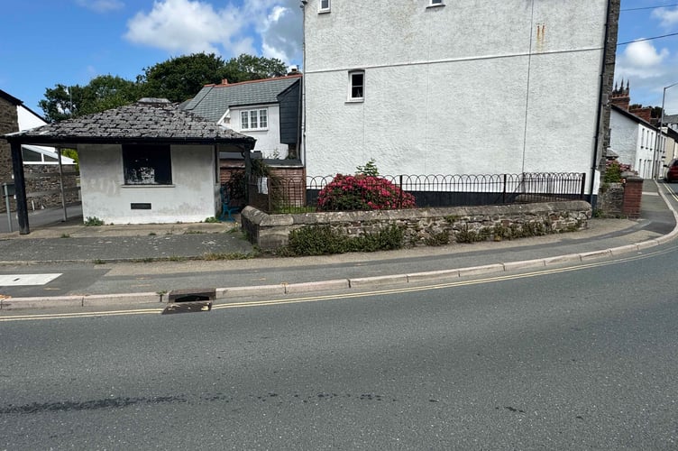 A disused pumping station just outside Bude has sold for £23,000 at auction 