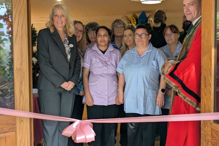 Suzanne Evans, registered manager joins Cllr Jon Hutchings, mayor of Holsworthy and staff in opening Deer Park Nursing Home (Picture: Aaron Greenaway)