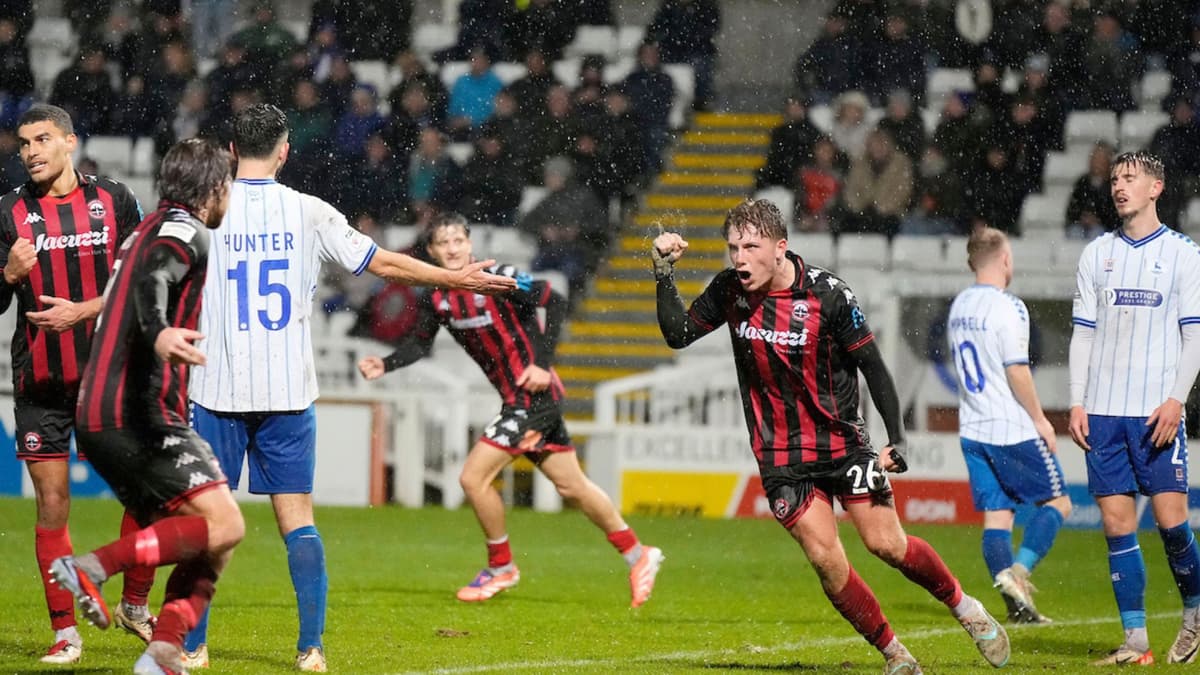 Truro beaten late on at play-off chasing Hartlepool United