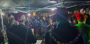 Liskeard and Looe Radio: Lighting home for Christmas