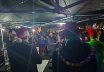 Liskeard and Looe Radio: Lighting home for Christmas