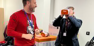 MP enjoys virtual tour of Parliament during school visit