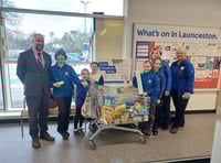 School council support families with food bank donation