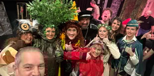 Mayor doffs cap to successful HATS pantomime 