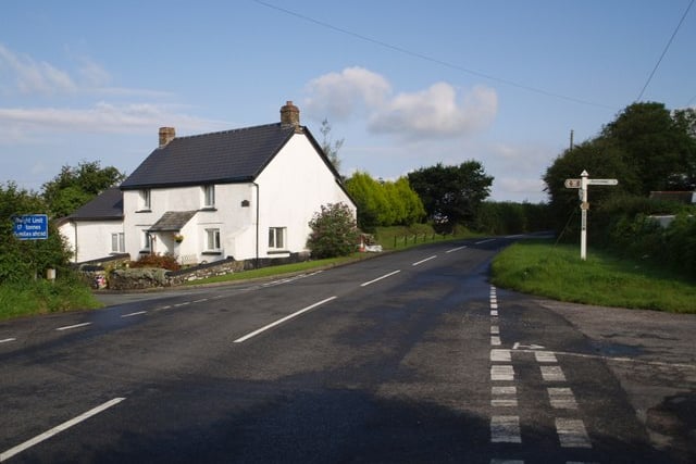 Parish council freezes precept 
