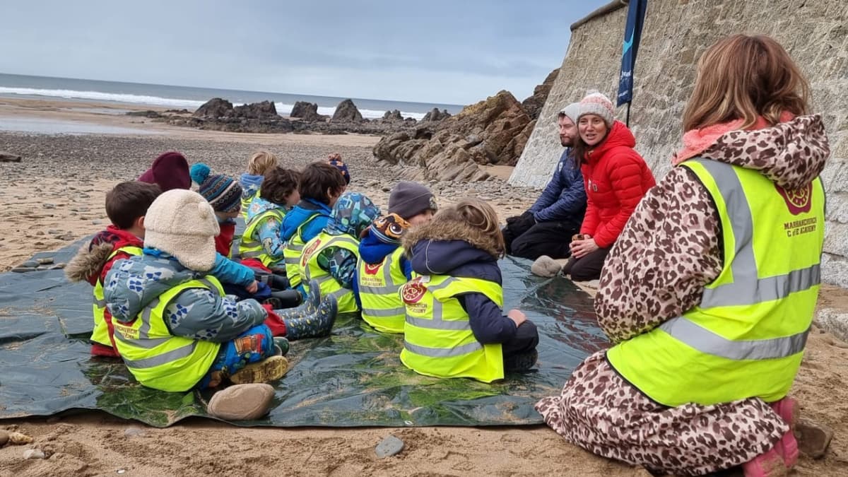 Local pupils help reduce beach pollution in North Cornwall