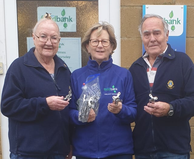 Lions club support vulnerable locals with Foodbank donation