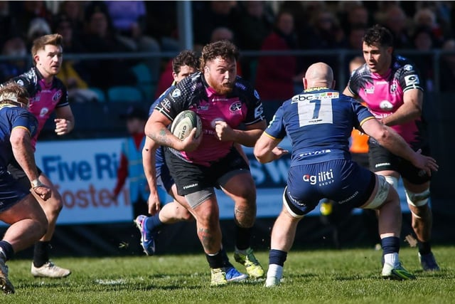 Play-off chasing Pirates soundly beaten by high-flying Worcester