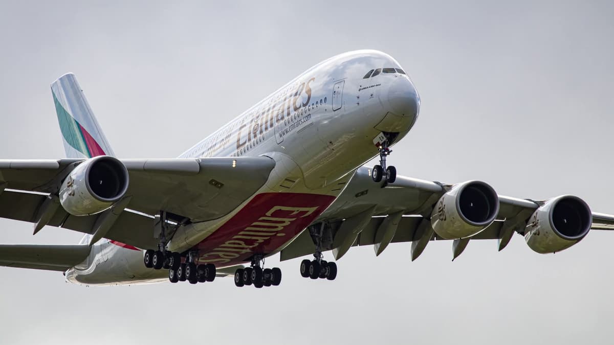 Plane spotters out in force to watch superjumbo land
