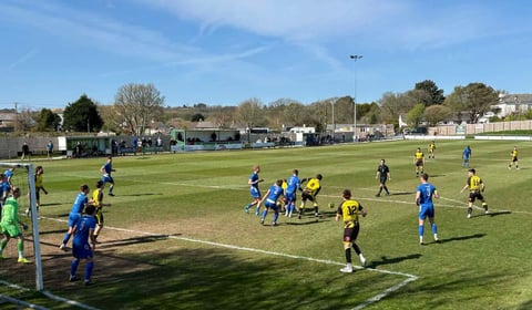 Morgan and Friend on target as Seasiders return to winning ways