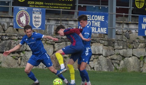 Hopcrofts give Bude away victory at Wendron