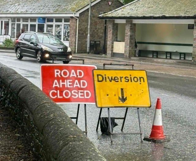 Mayor calls for business signs