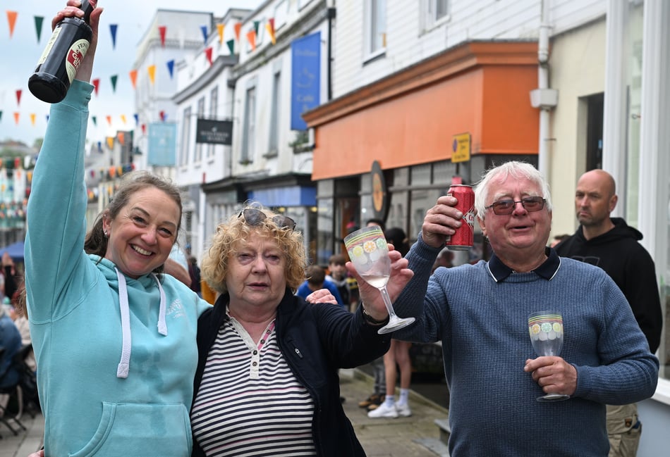 Big lunch defies weather for community fun