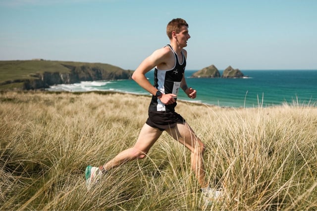 Farmer eases to victory in Trevornick 10K