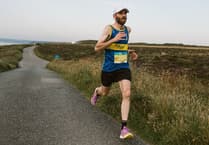 Reynolds and Knowles take victory at St Agnes Five Miler
