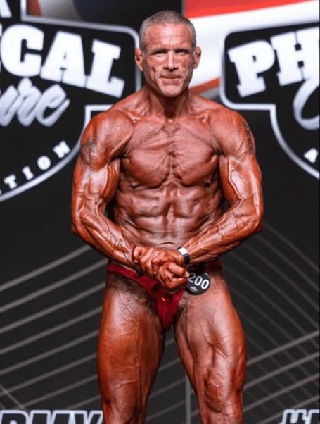 Former England captain Phil Vickery looked almost unrecognisable as he stepped on stage at a bodybuilding competition